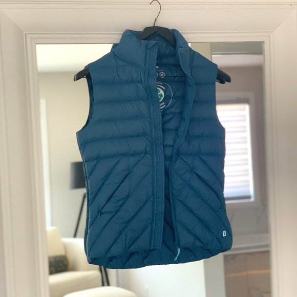 i.FiV5 Women's Mixed Quilting Vest by SIMONS - Picture 1 of 10